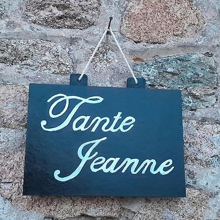 Gite Tante Jeanne Réville Esterno foto